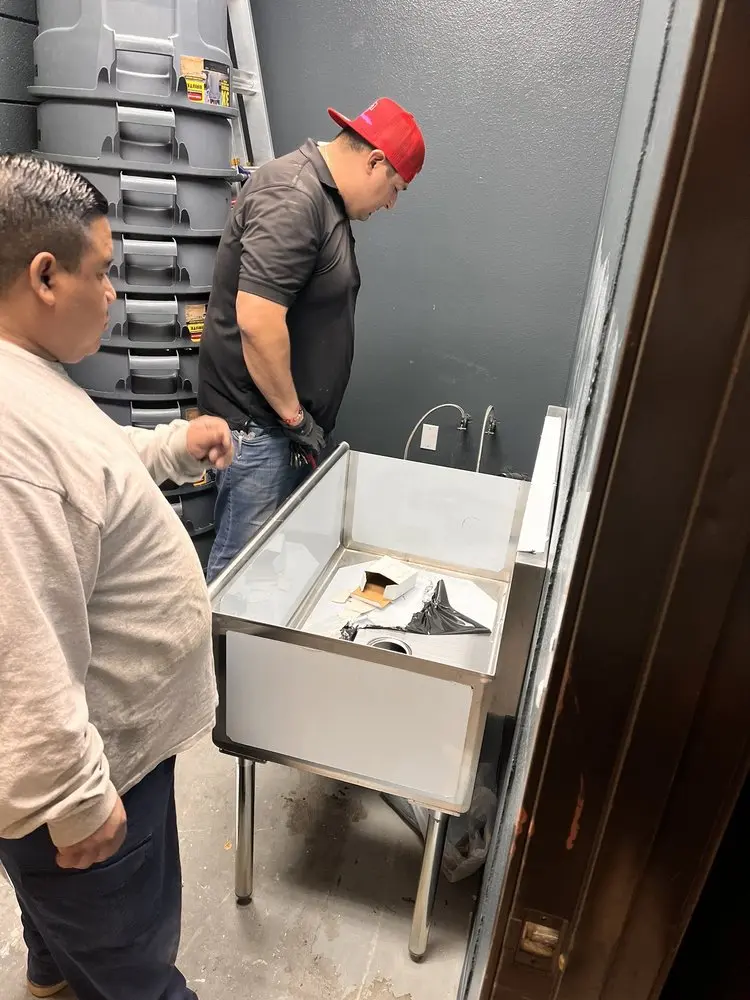 Commercial plumbing and sink installation in Mila Doce